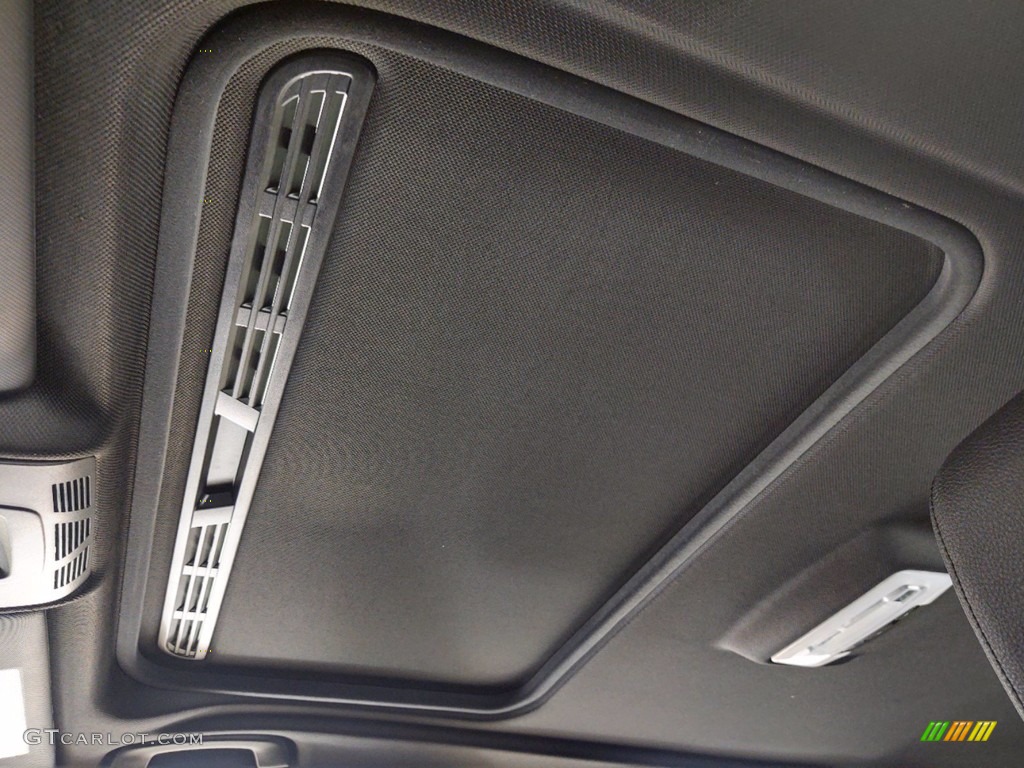 2018 3 Series 330e iPerformance Sedan - Mineral White Metallic / Black photo #24