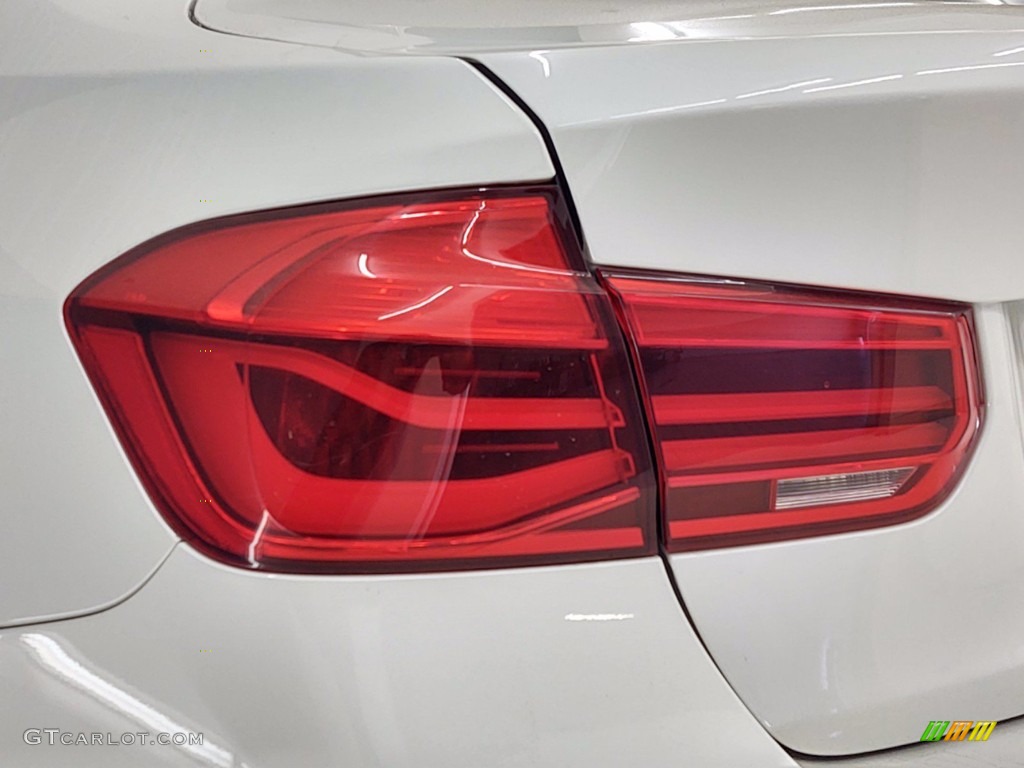 2018 3 Series 330e iPerformance Sedan - Mineral White Metallic / Black photo #33