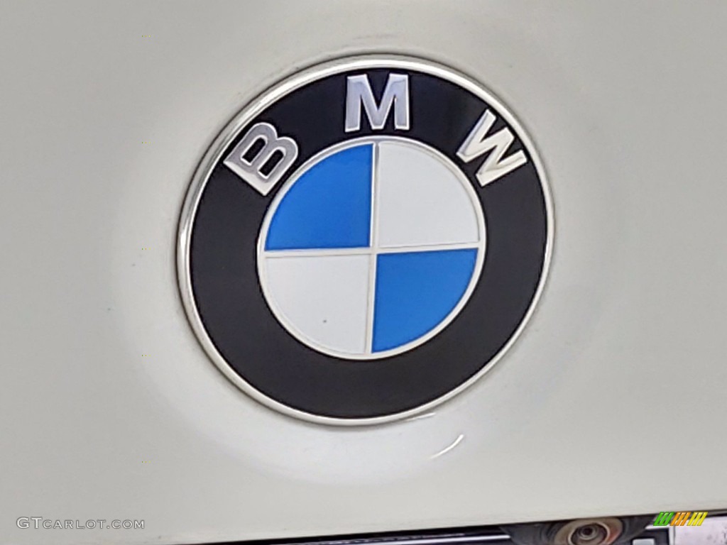 2018 3 Series 330e iPerformance Sedan - Mineral White Metallic / Black photo #34