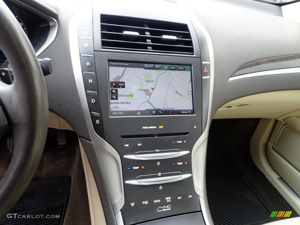2015 Lincoln MKZ AWD Controls Photo #141215242