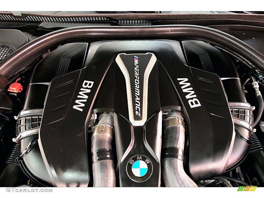 2019 BMW 5 Series M550i xDrive Sedan Engine Photos