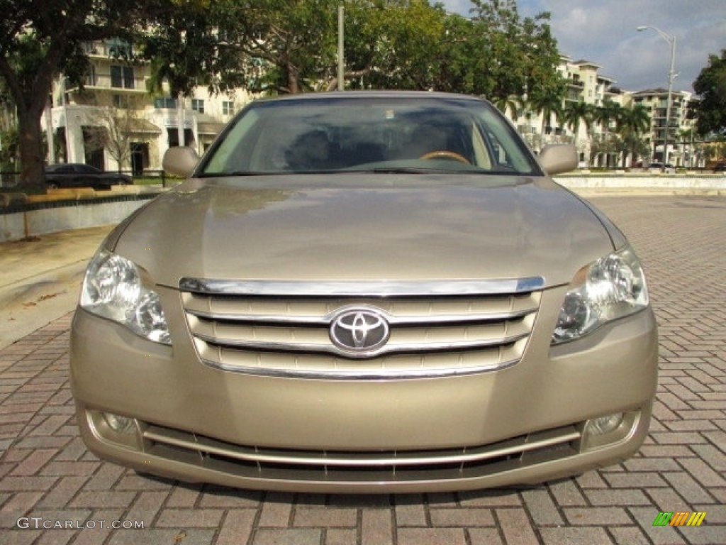 2005 Avalon Limited - Desert Sand Mica / Ivory photo #15