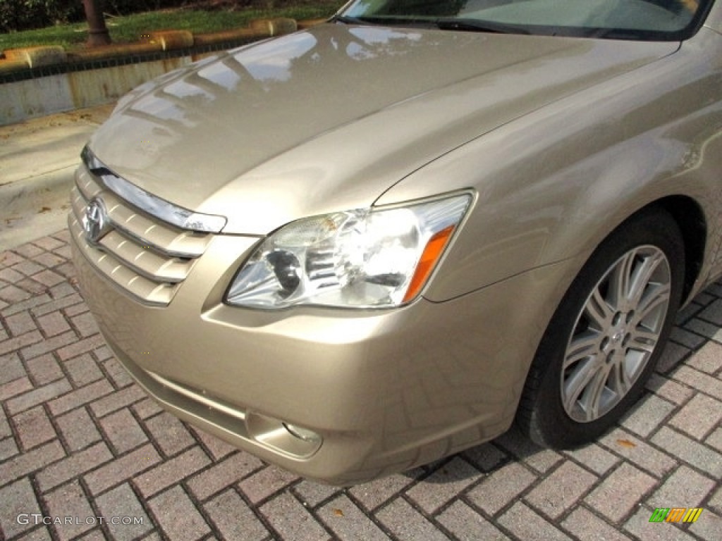 2005 Avalon Limited - Desert Sand Mica / Ivory photo #23