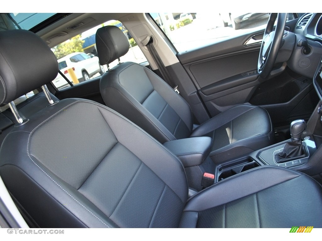 2018 Volkswagen Tiguan SEL Front Seat Photos