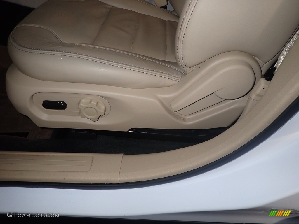 2017 Taurus SEL - Oxford White / Dune photo #25