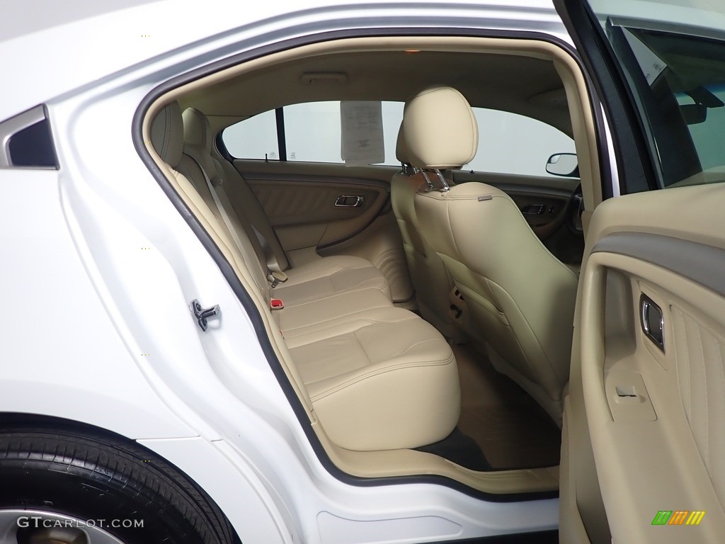 2017 Taurus SEL - Oxford White / Dune photo #39