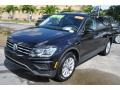 Deep Black Pearl - Tiguan S Photo No. 4