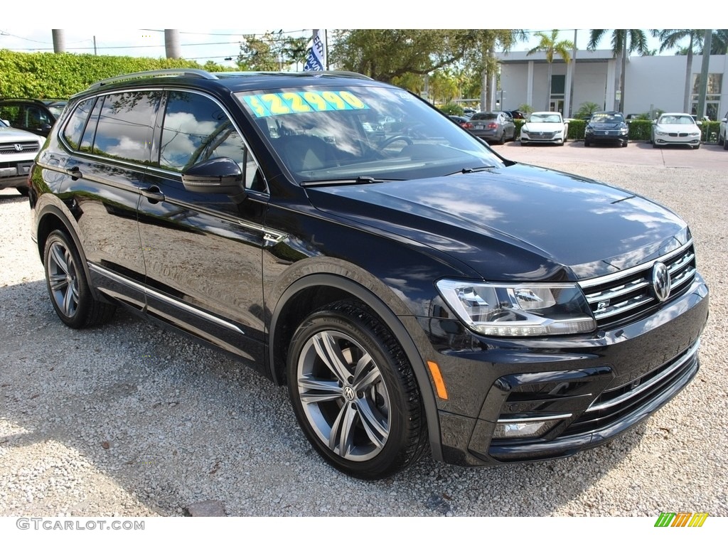 Deep Black Pearl 2018 Volkswagen Tiguan SEL R-Line Exterior Photo #141222772
