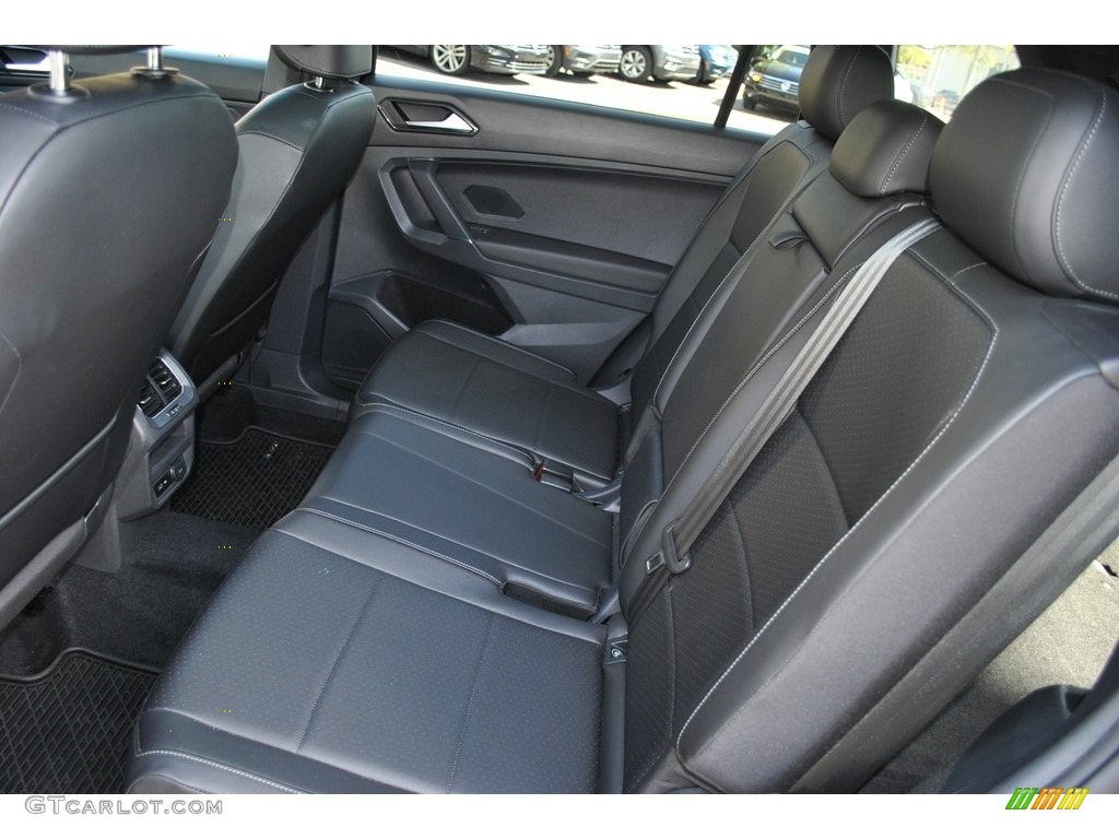 Titan Black Interior 2018 Volkswagen Tiguan SEL R-Line Photo #141222976