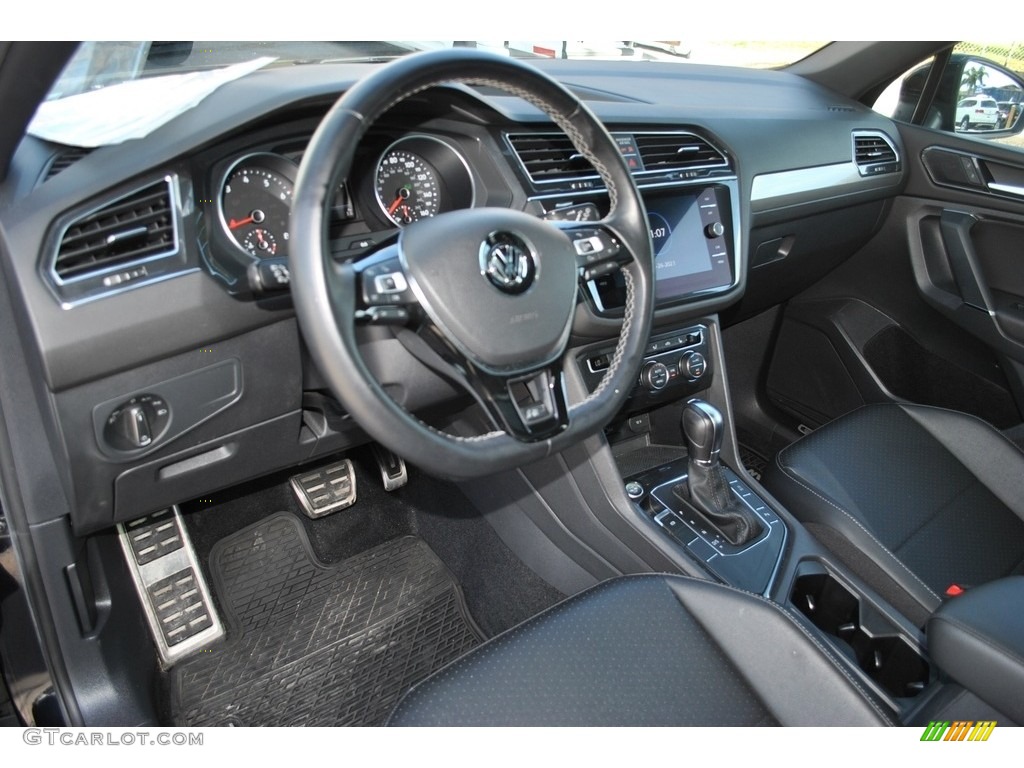 2018 Volkswagen Tiguan SEL R-Line Titan Black Dashboard Photo #141223018