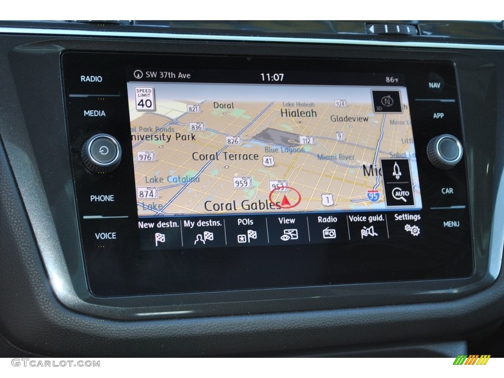2018 Volkswagen Tiguan SEL R-Line Navigation Photos