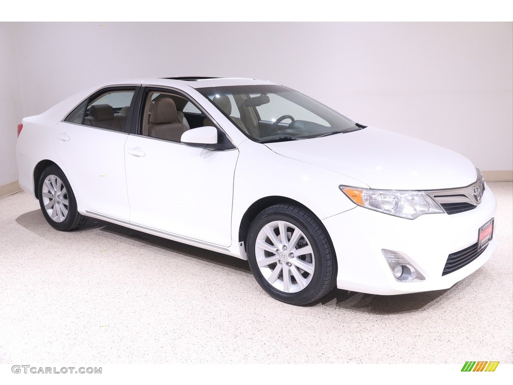 2013 Camry XLE V6 - Super White / Ivory photo #1