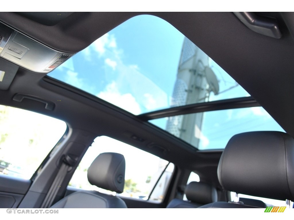 2018 Volkswagen Tiguan SEL R-Line Sunroof Photo #141223099