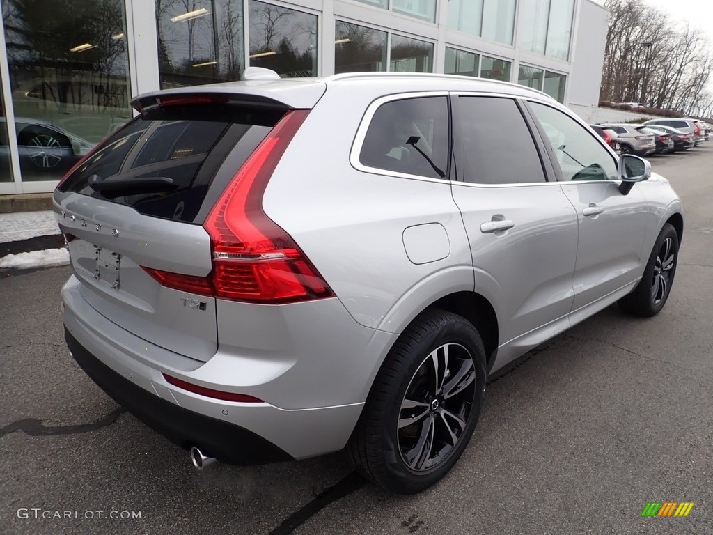 2021 XC60 T5 AWD Momentum - Bright Silver Metallic / Blonde/Charcoal photo #2