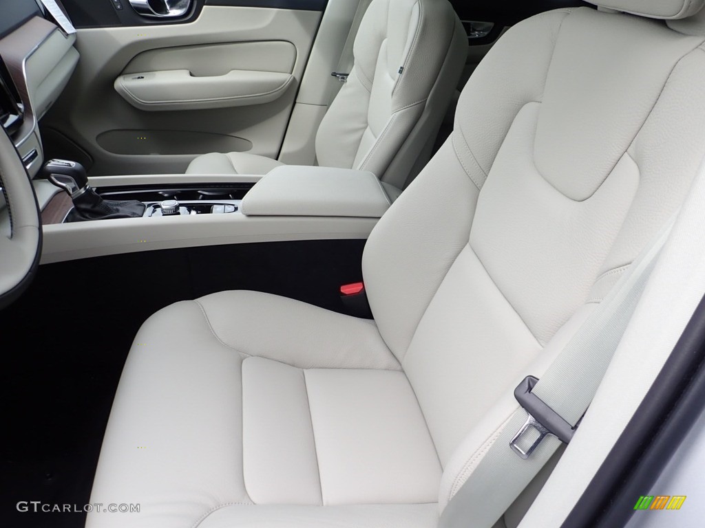 2021 Volvo XC60 T5 AWD Momentum Front Seat Photos
