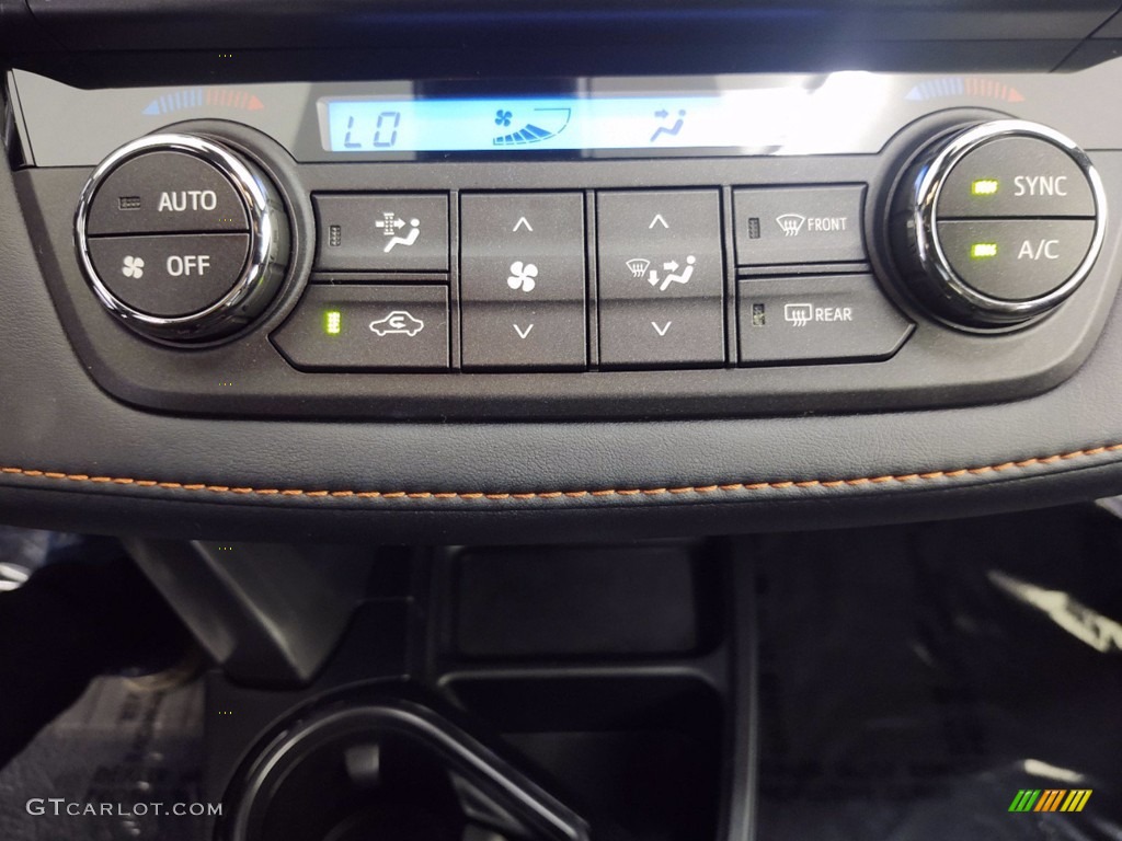 2017 Toyota RAV4 SE Controls Photos