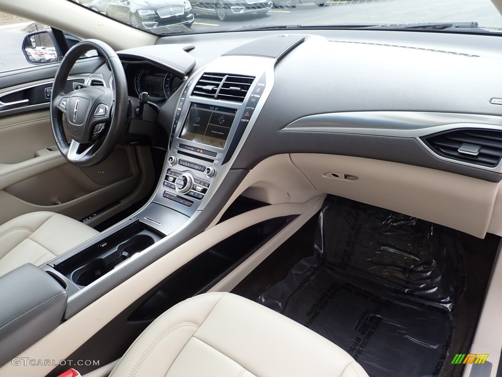 2018 Lincoln MKZ Premier AWD Cappuccino Dashboard Photo #141225682