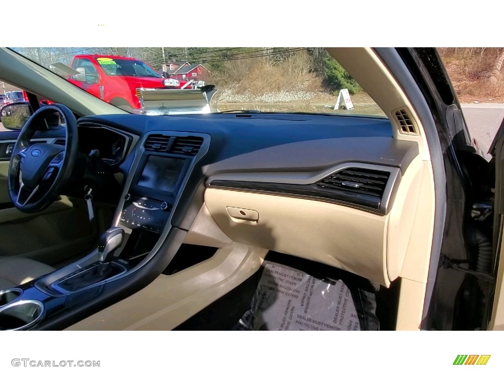2013 Fusion SE 1.6 EcoBoost - Tuxedo Black Metallic / Dune photo #26