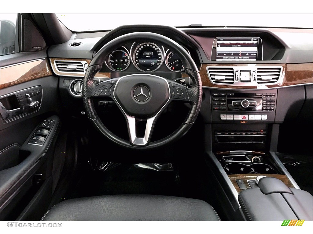 2015 Mercedes-Benz E 350 4Matic Sedan Dashboard Photos
