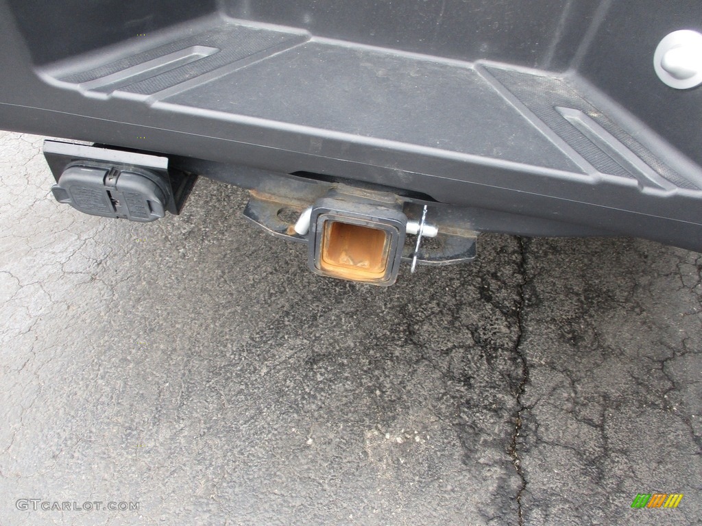 2015 F250 Super Duty XLT Crew Cab 4x4 - Tuxedo Black / Steel photo #32