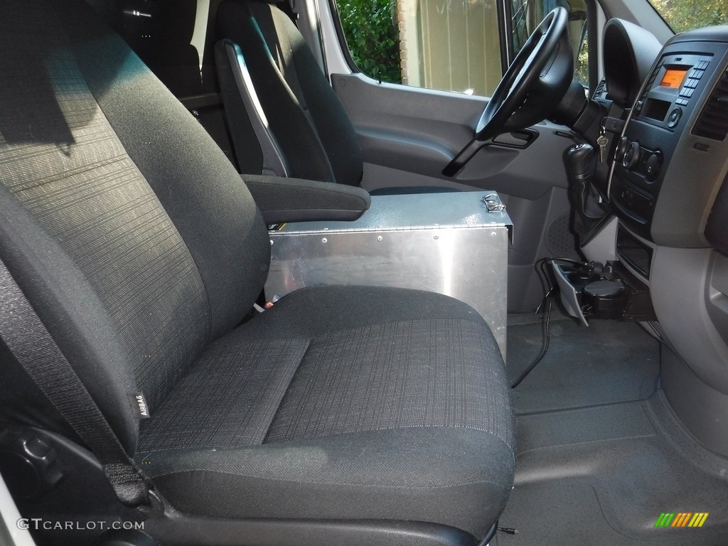 2017 Sprinter 2500 Cargo - Arctic White / Black photo #7