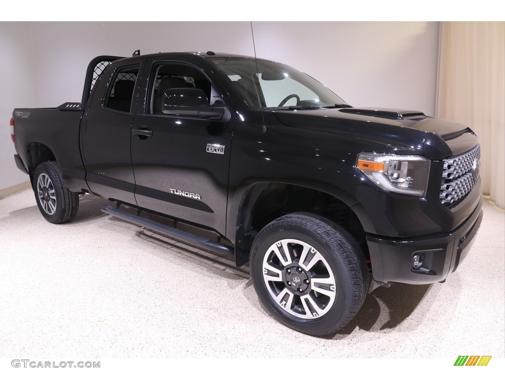 2018 Tundra SR5 Double Cab 4x4 - Midnight Black Metallic / Graphite photo #1