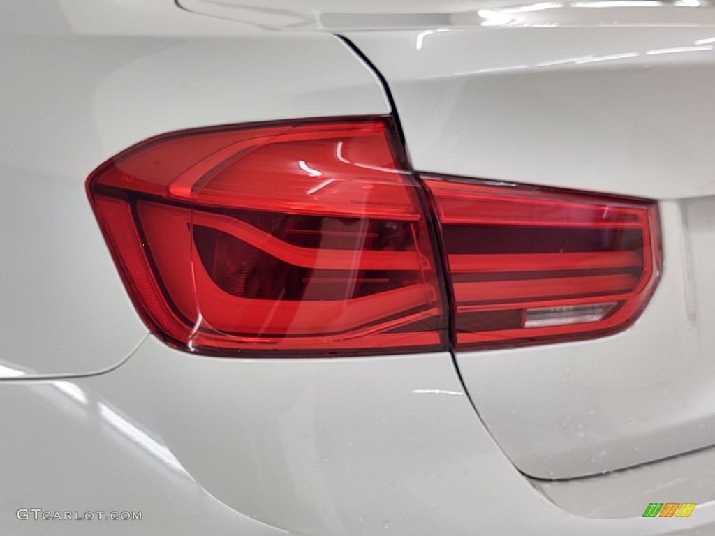 2018 3 Series 330i Sedan - Mineral White Metallic / Black photo #9