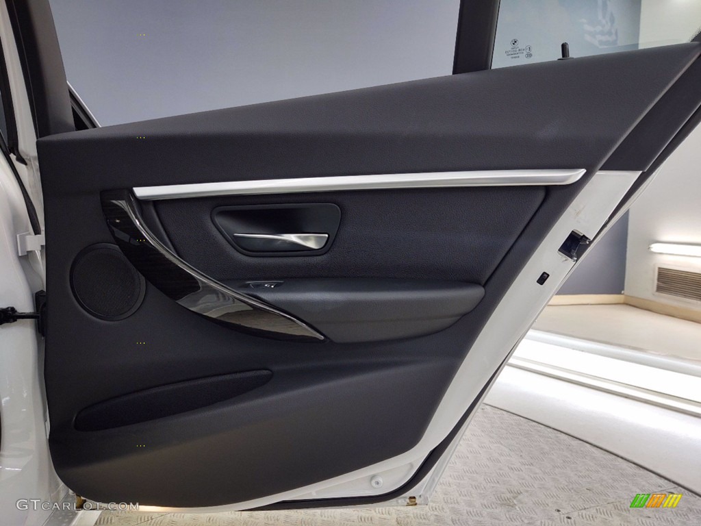 2018 3 Series 330i Sedan - Mineral White Metallic / Black photo #34