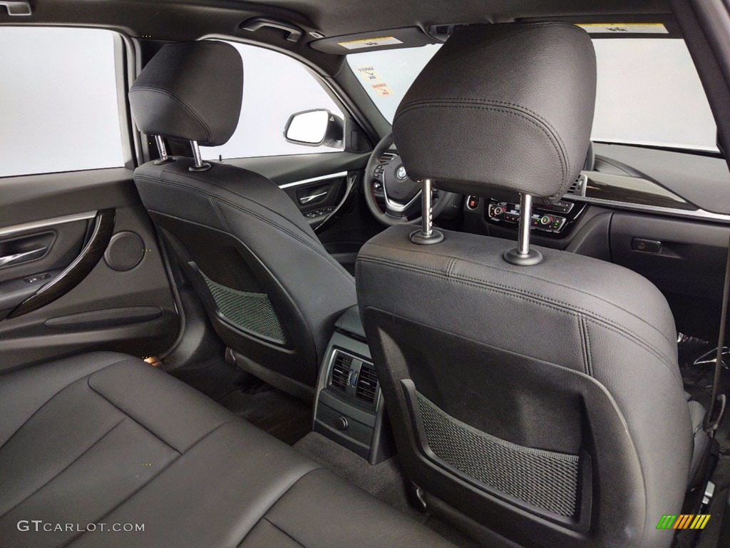 2018 3 Series 330i Sedan - Mineral White Metallic / Black photo #35