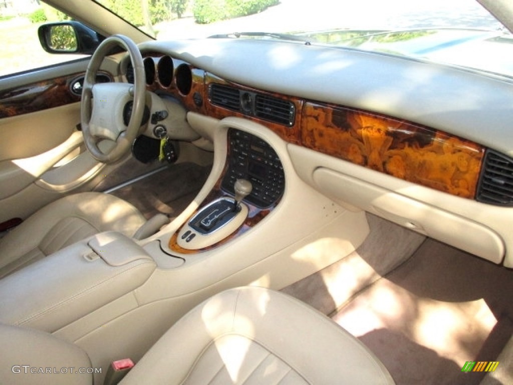 1998 XJ XJ8 - British Racing Green / Oatmeal photo #35
