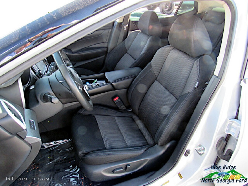 2017 Maxima SL - Brilliant Silver / Charcoal photo #10