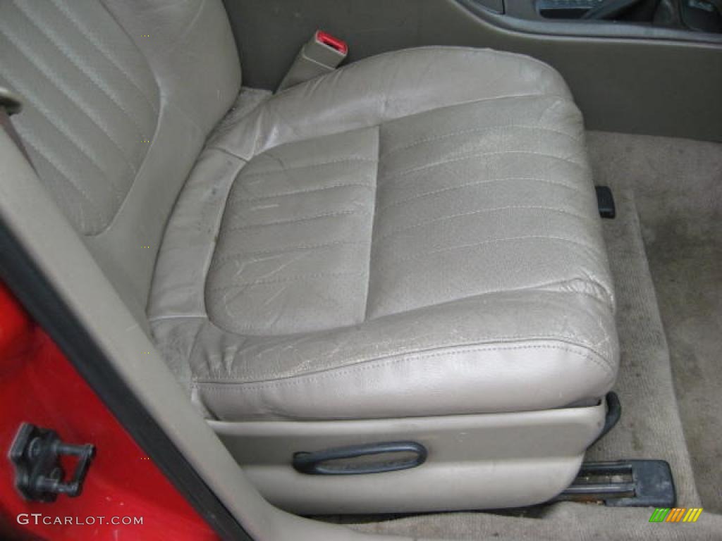 1999 Grand Prix GTP Sedan - Bright Red / Dark Taupe photo #13