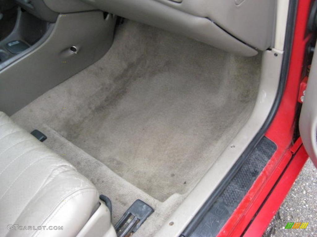 1999 Grand Prix GTP Sedan - Bright Red / Dark Taupe photo #15