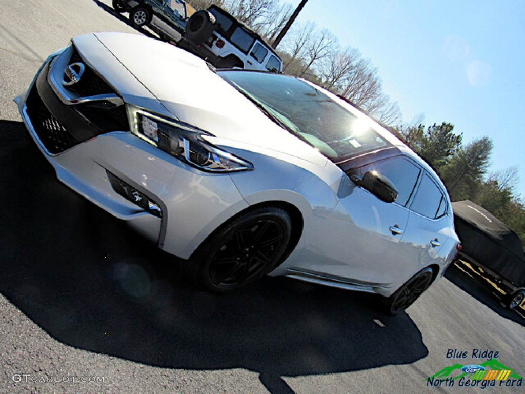 2017 Maxima SL - Brilliant Silver / Charcoal photo #25