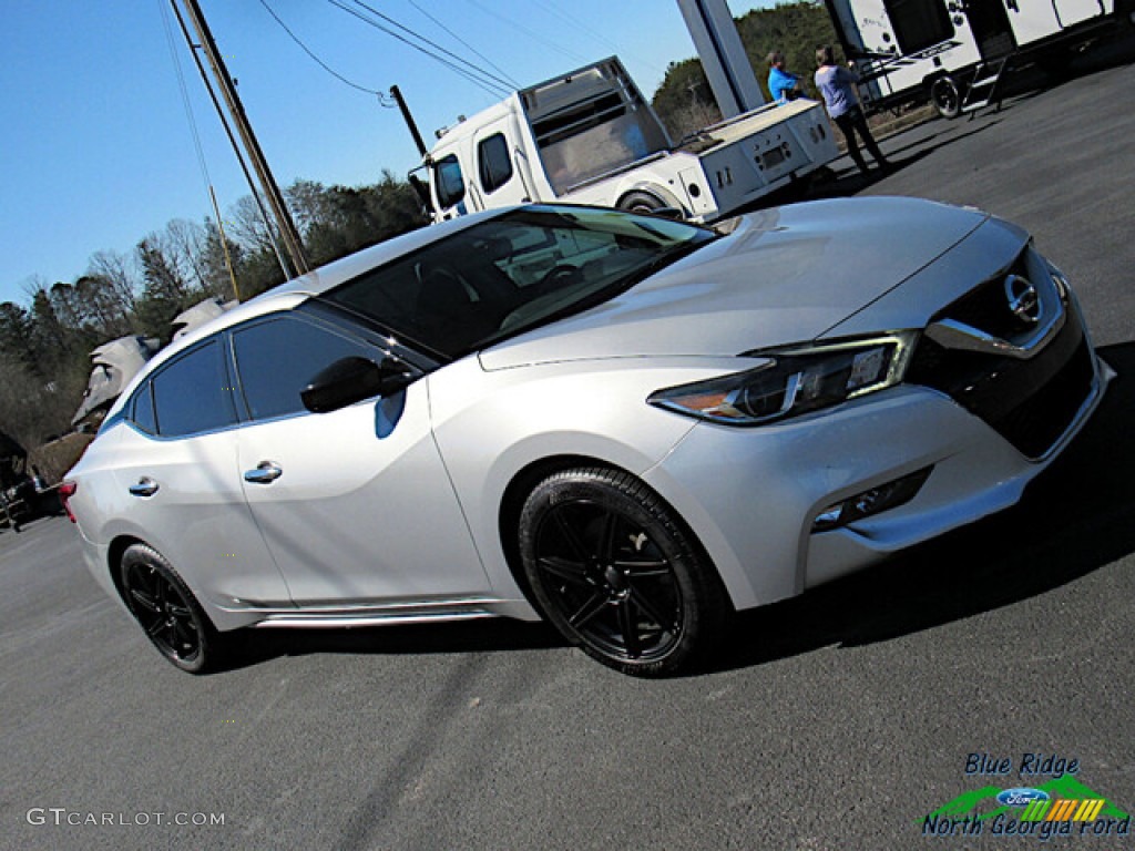 2017 Maxima SL - Brilliant Silver / Charcoal photo #26