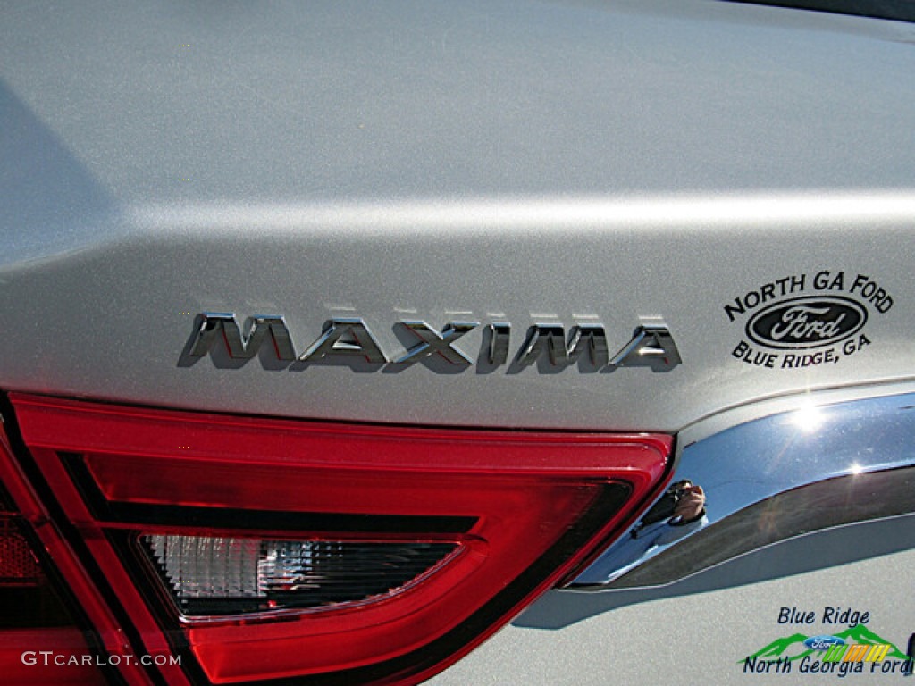 2017 Maxima SL - Brilliant Silver / Charcoal photo #29