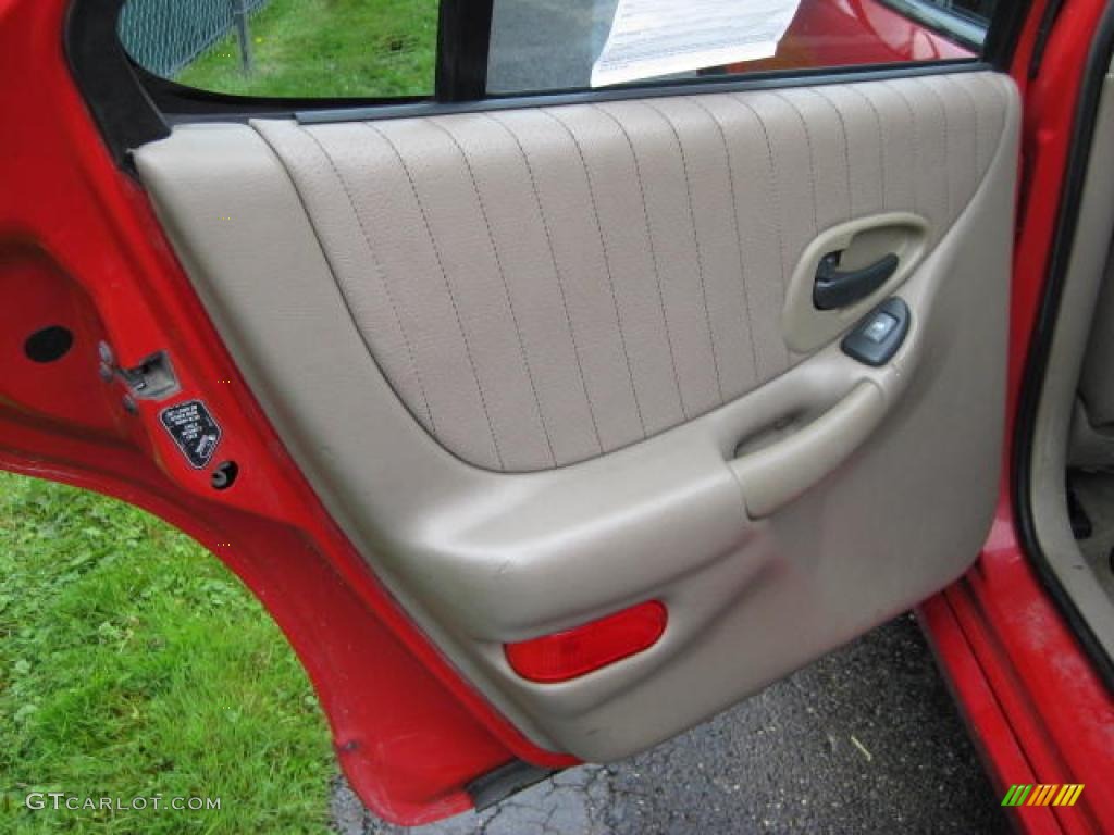 1999 Grand Prix GTP Sedan - Bright Red / Dark Taupe photo #18