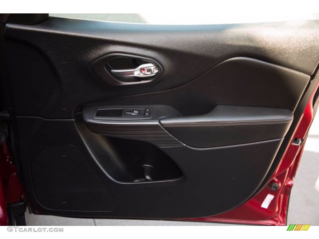 2017 Jeep Cherokee Limited Black Door Panel Photo #141250591