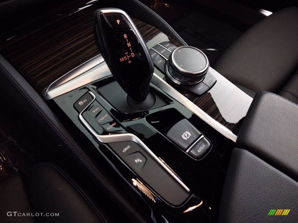 2019 BMW 5 Series 530e iPerformance Sedan Transmission Photos