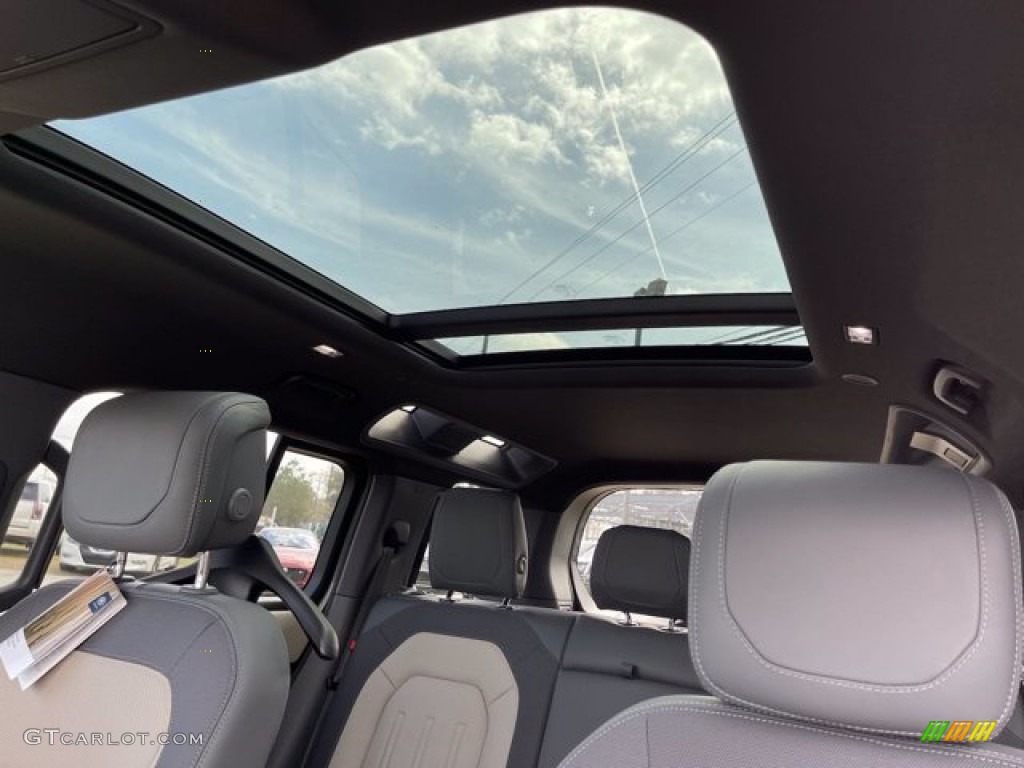 2021 Land Rover Defender 110 X-Dynamic HSE Sunroof Photos