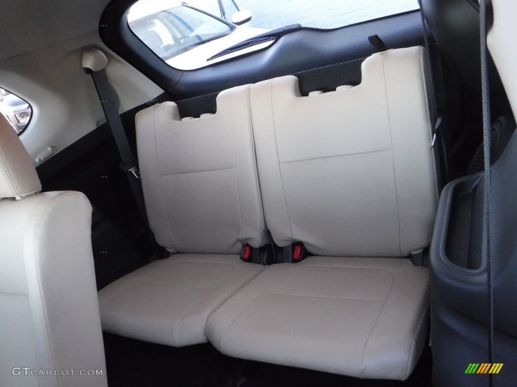Beige Interior 2017 Mitsubishi Outlander SEL S-AWC Photo #141255254