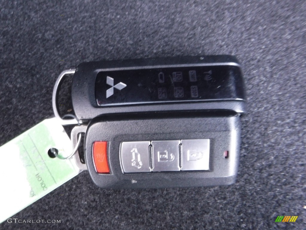 2017 Mitsubishi Outlander SEL S-AWC Keys Photos