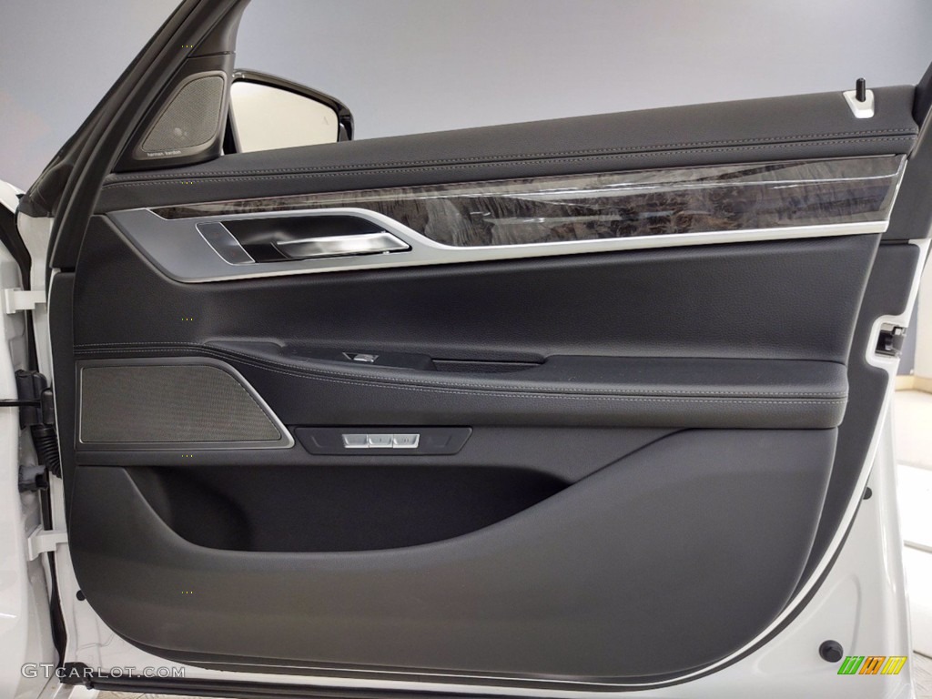 2018 7 Series 740i Sedan - Mineral White Metallic / Black photo #30