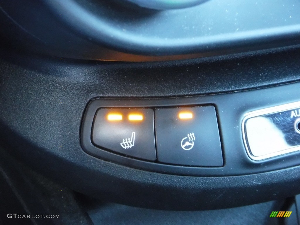 2016 Fiat 500X Trekking Plus AWD Controls Photos