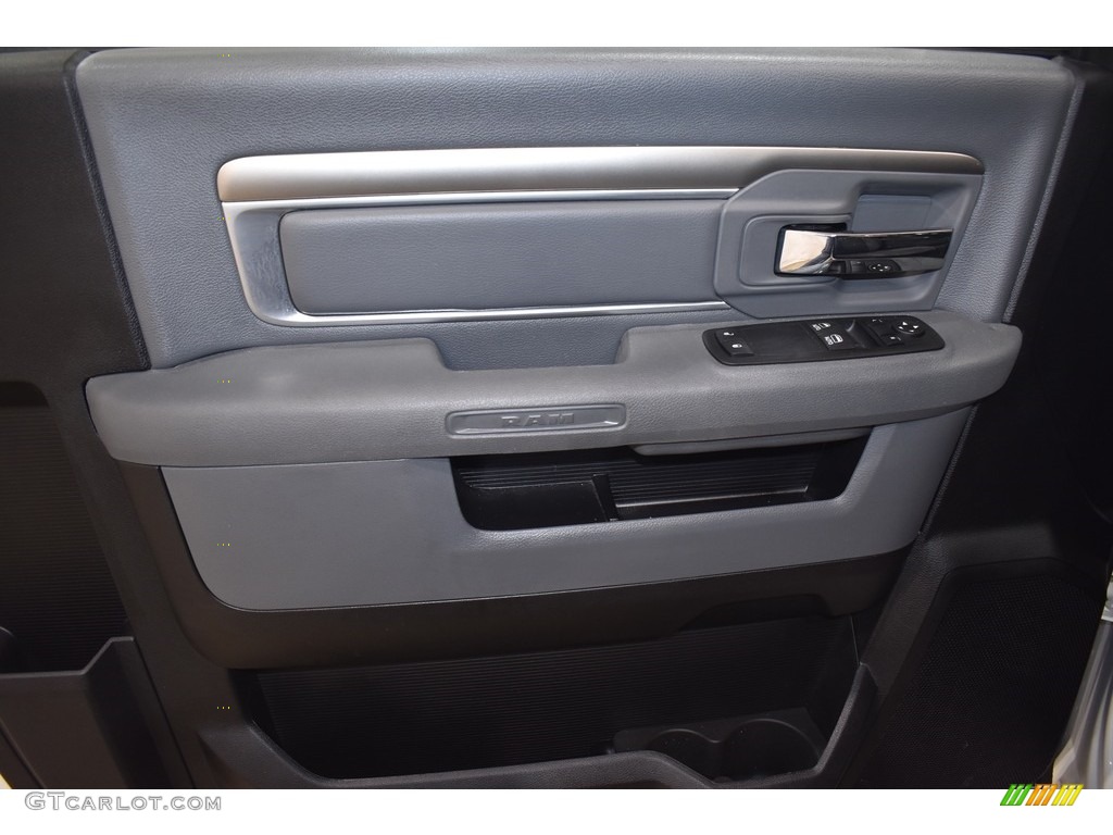 2016 Ram 1500 Tradesman Regular Cab Black/Diesel Gray Door Panel Photo #141264081