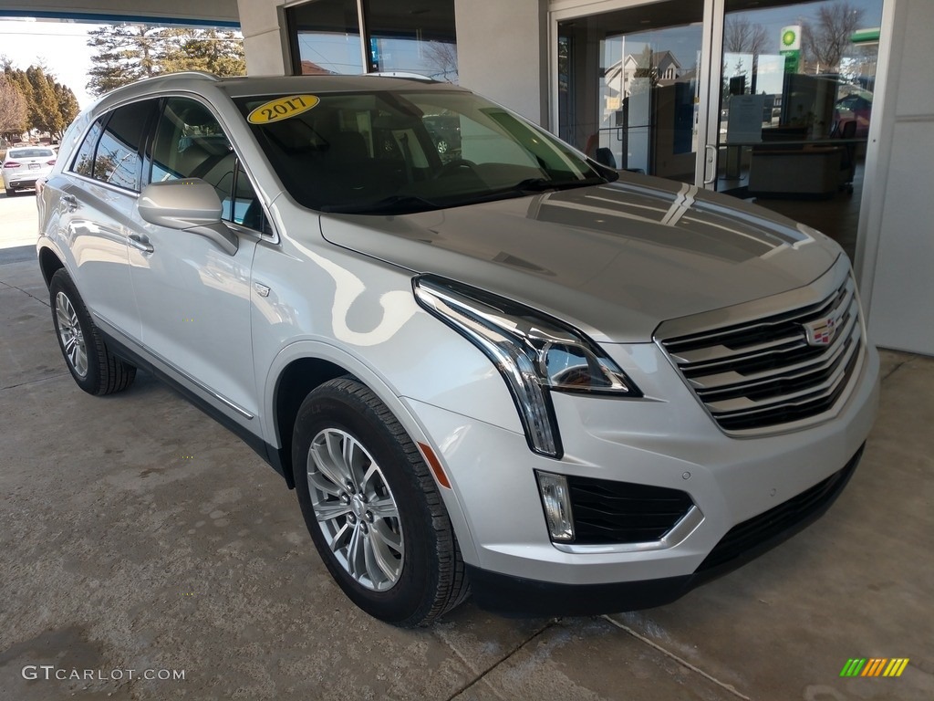 2017 XT5 Luxury AWD - Radiant Silver Metallic / Jet Black photo #2