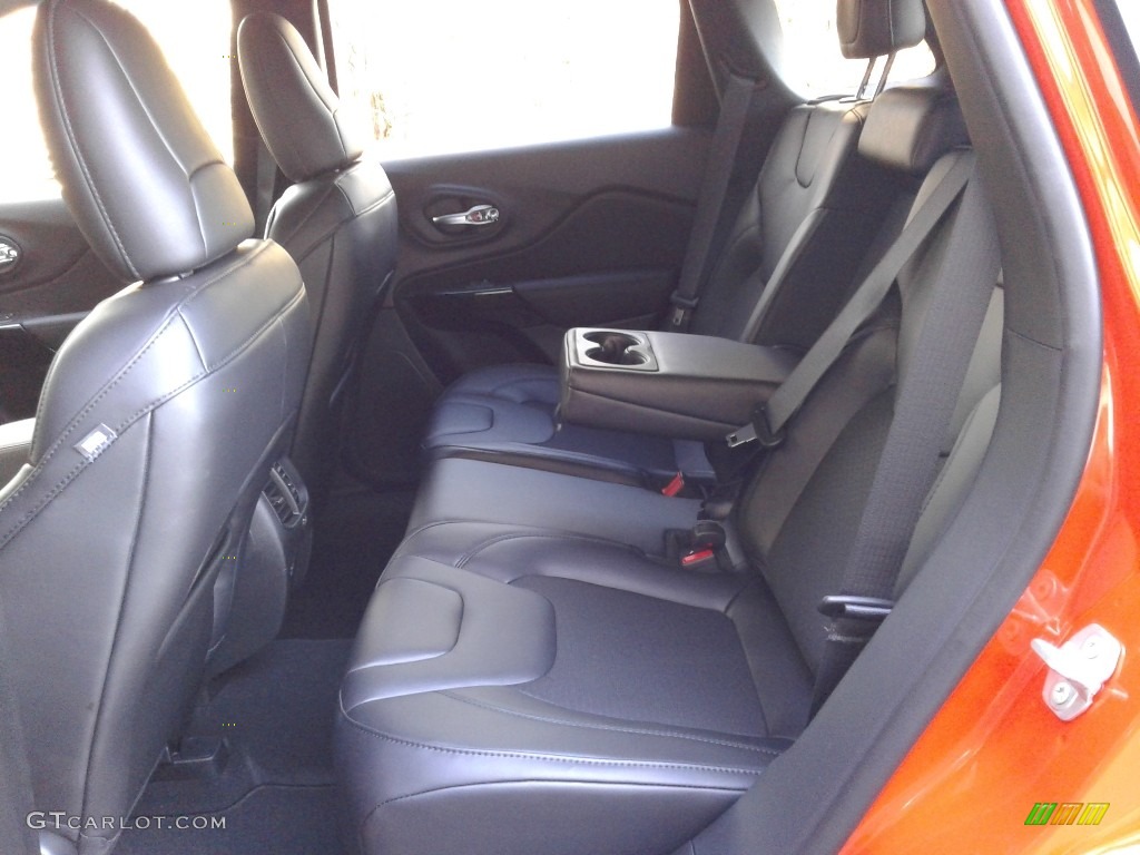 2021 Cherokee Altitude - Spitfire Orange / Black photo #13