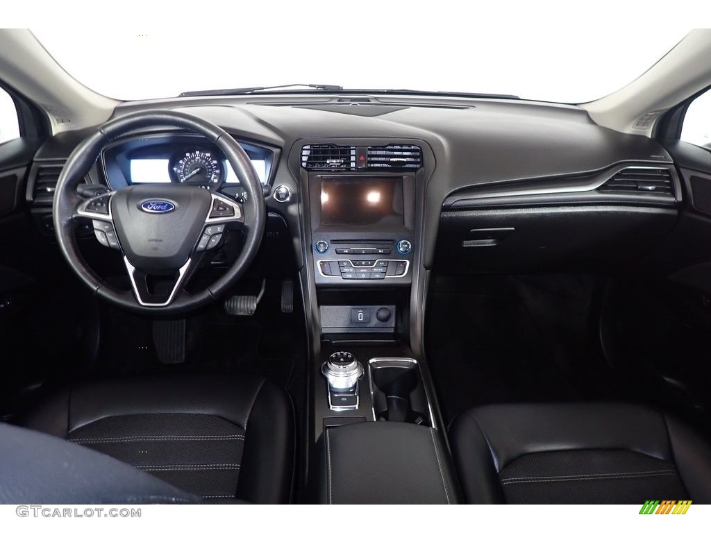 2018 Ford Fusion SE AWD Ebony Dashboard Photo #141267226