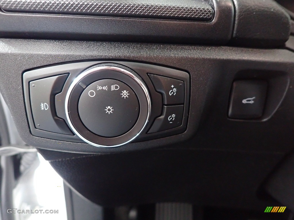 2018 Ford Fusion SE AWD Controls Photo #141267346