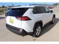 Super White - RAV4 XLE Photo No. 8